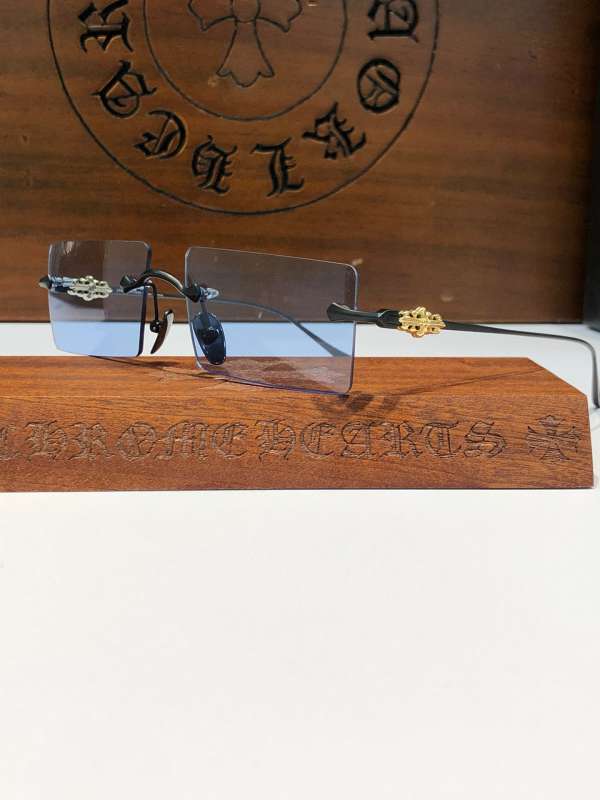 Picture of Chrome Hearts Sunglasses _SKUfw52080276fw